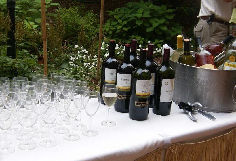 هتل Hampton Inn & Suites Stamford