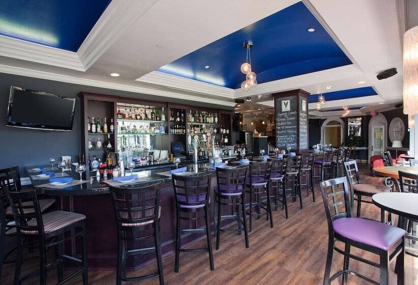 هتل Hampton Inn & Suites Stamford