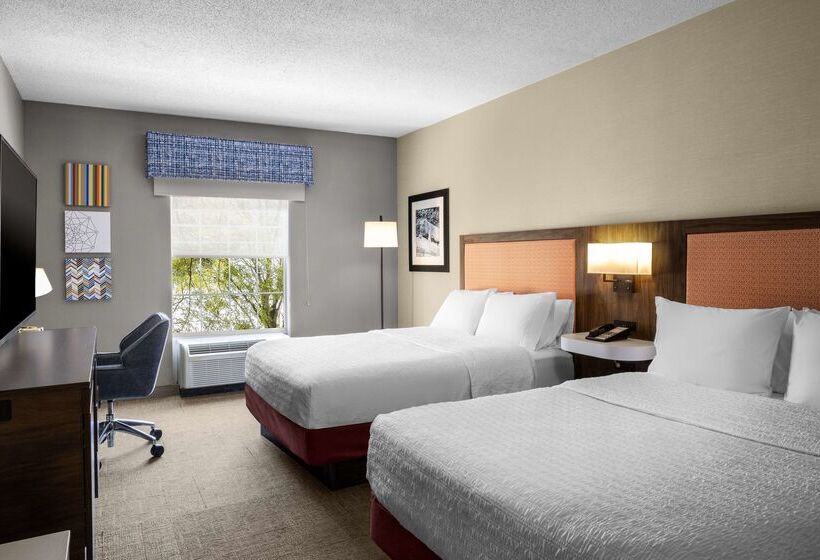 هتل Hampton Inn & Suites State College At Williamsburg Square