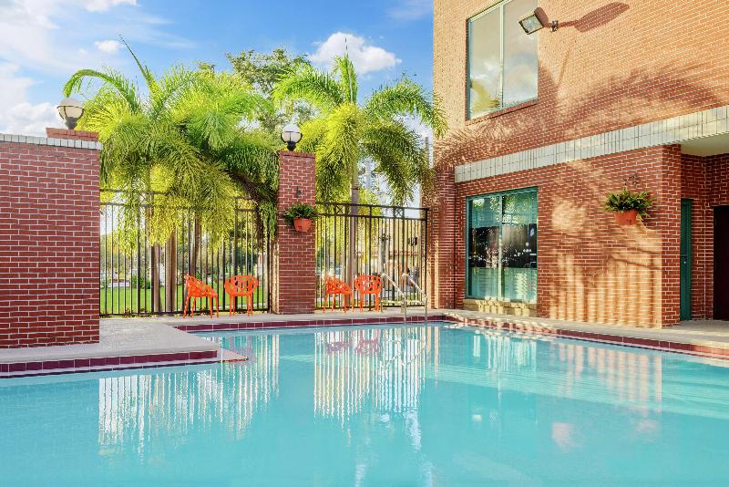בית מלון כפרי Hampton Inn & Suites Tampa/ybor City/downtown