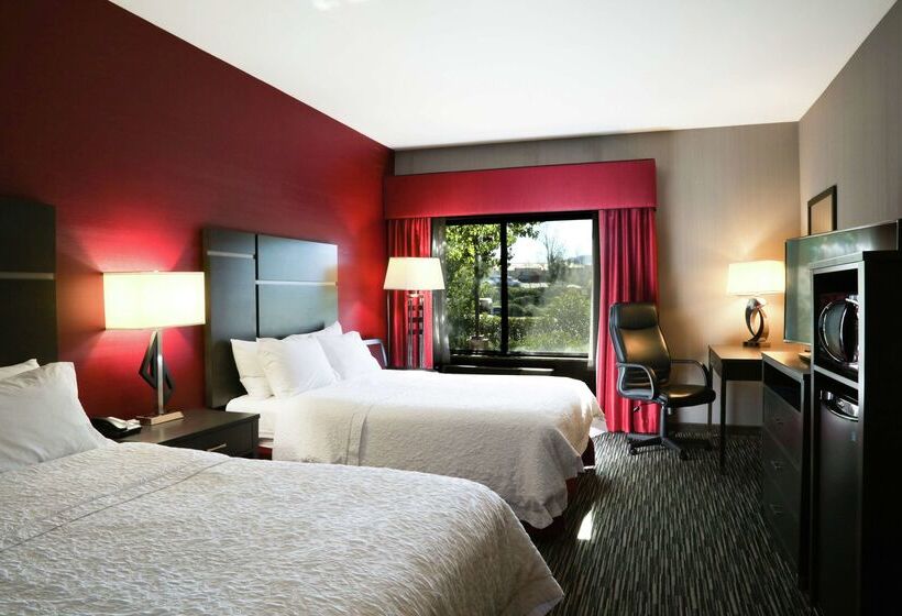 בית מלון כפרי Hampton Inn & Suites Temecula