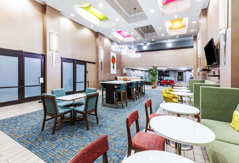 בית מלון כפרי Hampton Inn & Suites Tulsa Woodland Hills 71st Memorial