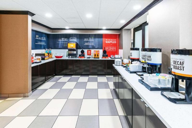 فندق Hampton Inn & Suites Tulsa Woodland Hills 71st Memorial