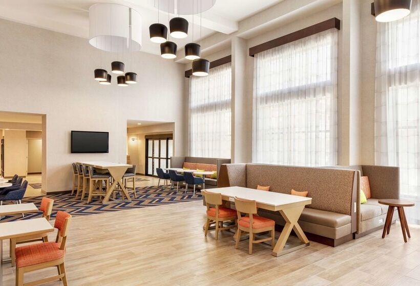 فندق Hampton Inn & Suites Valparaiso