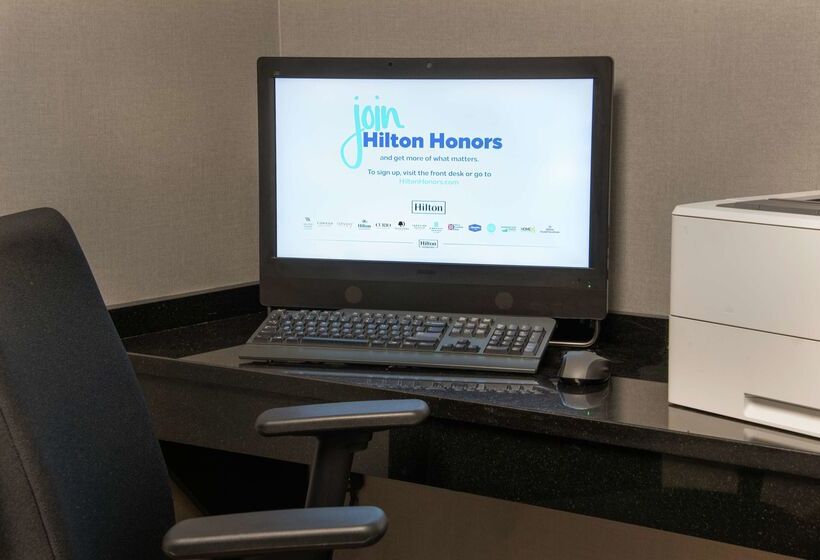 فندق Hampton Inn Waldorf