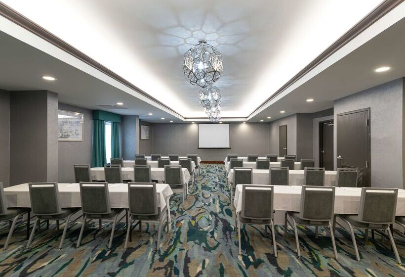 فندق Hampton Inn Waldorf