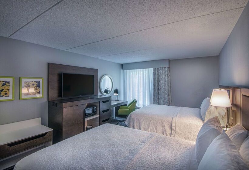 فندق Hampton Inn Waldorf