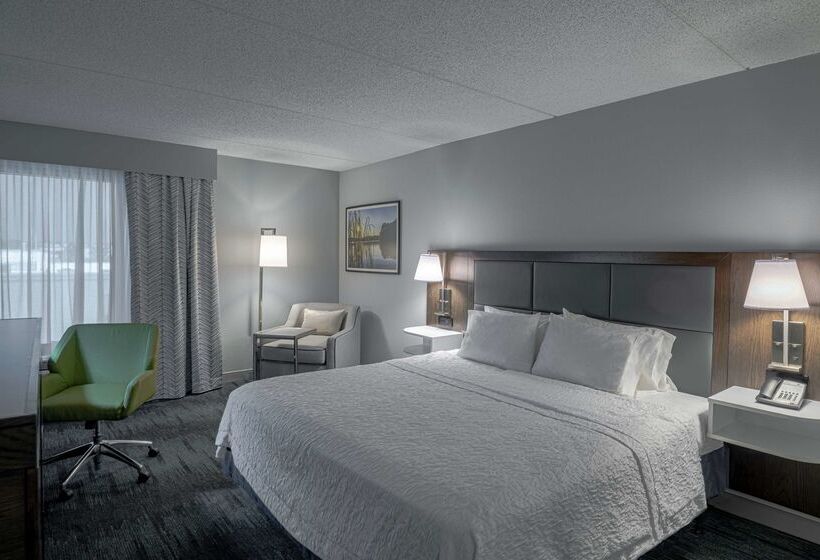 فندق Hampton Inn Waldorf