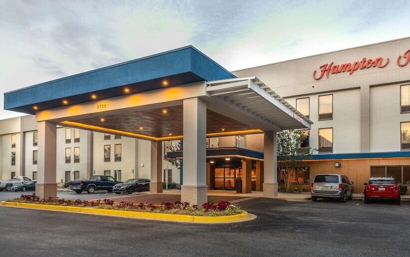 فندق Hampton Inn Waldorf