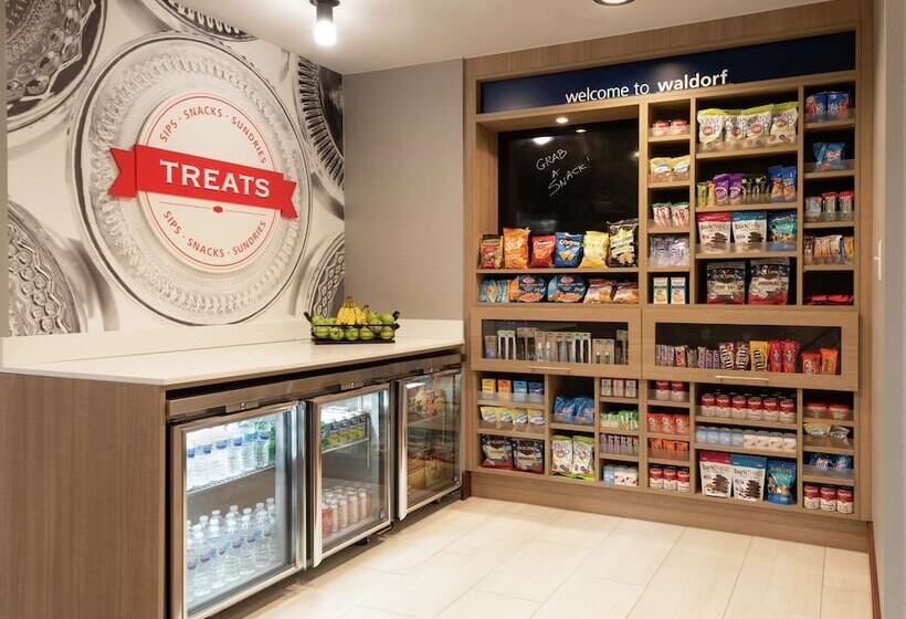 فندق Hampton Inn Waldorf