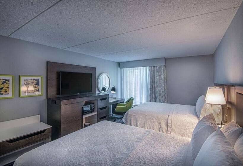 فندق Hampton Inn Waldorf