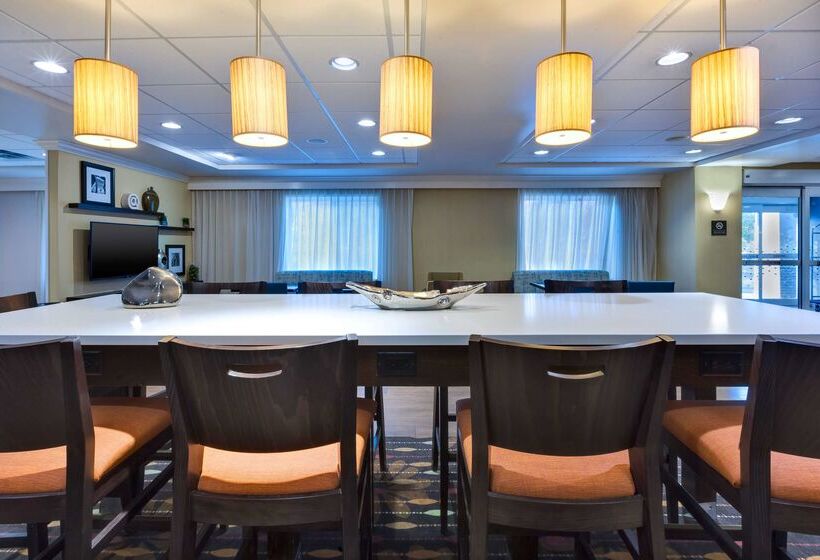 בית מלון כפרי Hampton Inn Waterbury