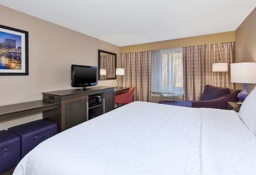 فندق Hampton Inn Waterbury