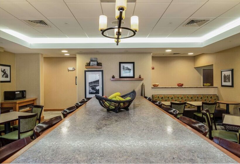 فندق Hampton Inn Waterville