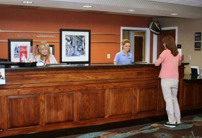 호텔 Hampton Inn Williamston