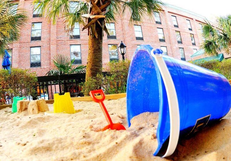 هتل Hampton Inn Wilmington Medical Park