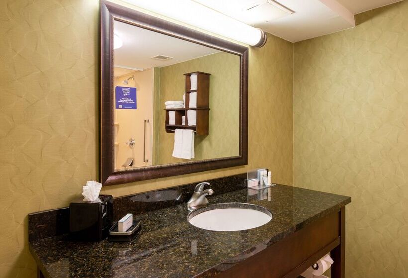 فندق Hampton Inn Winstonsalem Hanes Mall