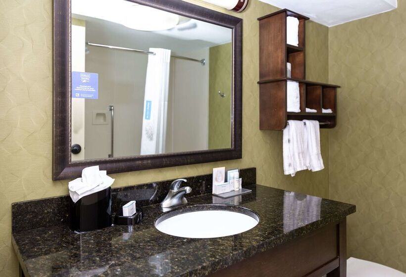 فندق Hampton Inn Winstonsalem Hanes Mall
