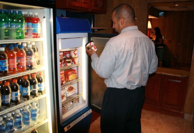 فندق Hampton Inn Woodbridge