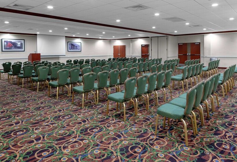 فندق Hampton Inn Woodbridge