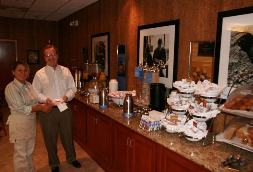 فندق Hampton Inn Woodbridge