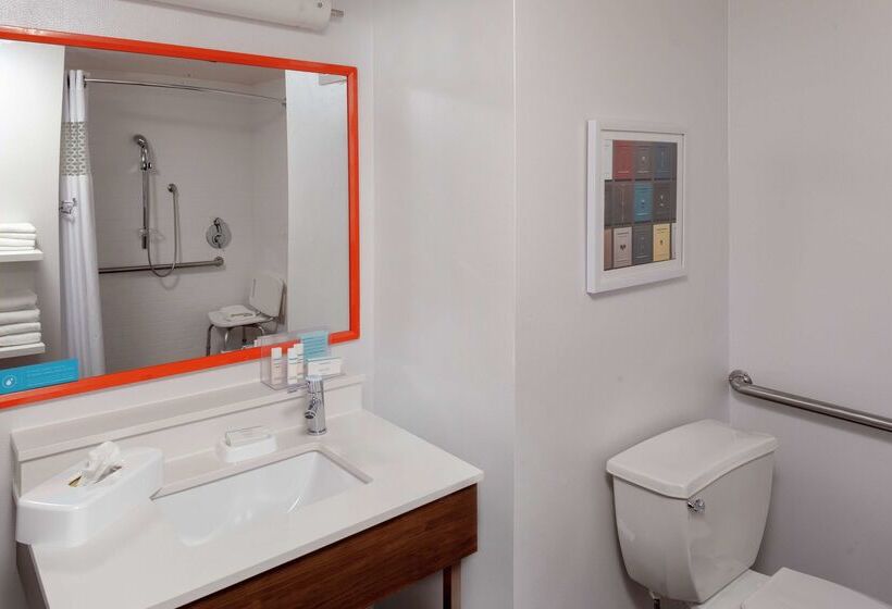 فندق Hampton Inn Woodbridge