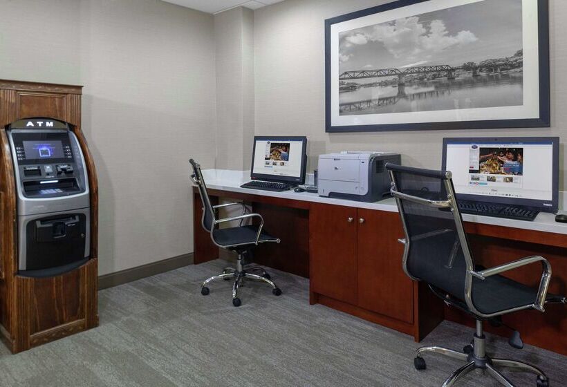 فندق Hampton Inn Woodbridge