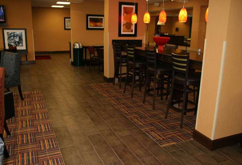 فندق Hampton Inn Youngstown North