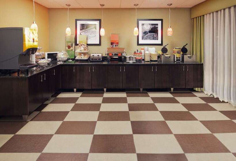 فندق Hampton Inn Youngstown North