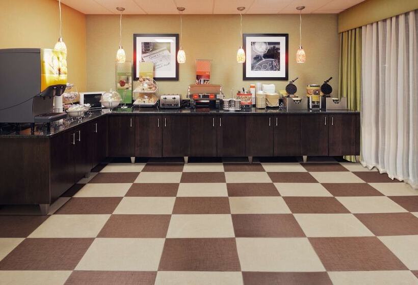 فندق Hampton Inn Youngstown North