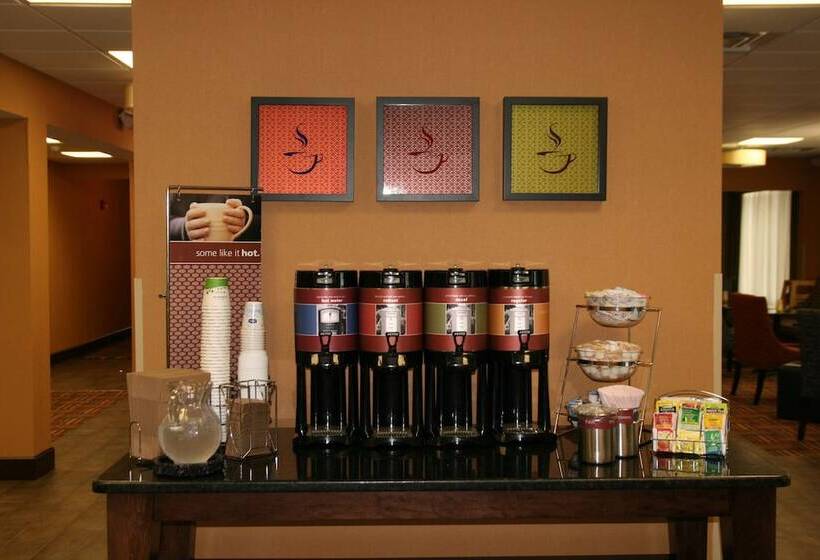 فندق Hampton Inn Youngstown North