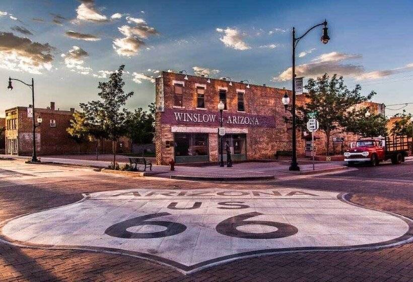 בית מלון כפרי Heritage Inn