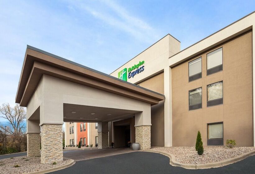 فندق Holiday Inn Express   New Albany