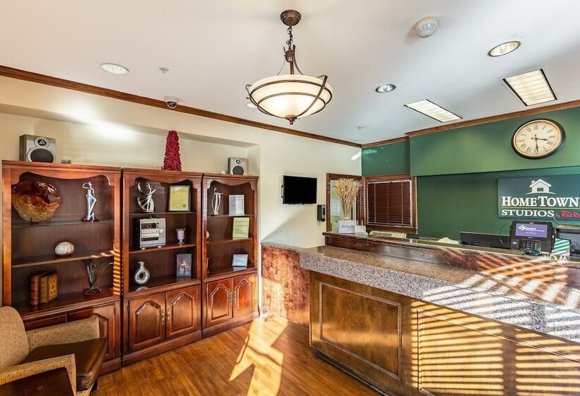 فندق Hometowne Studios By Red Roof Atlanta   Chamblee