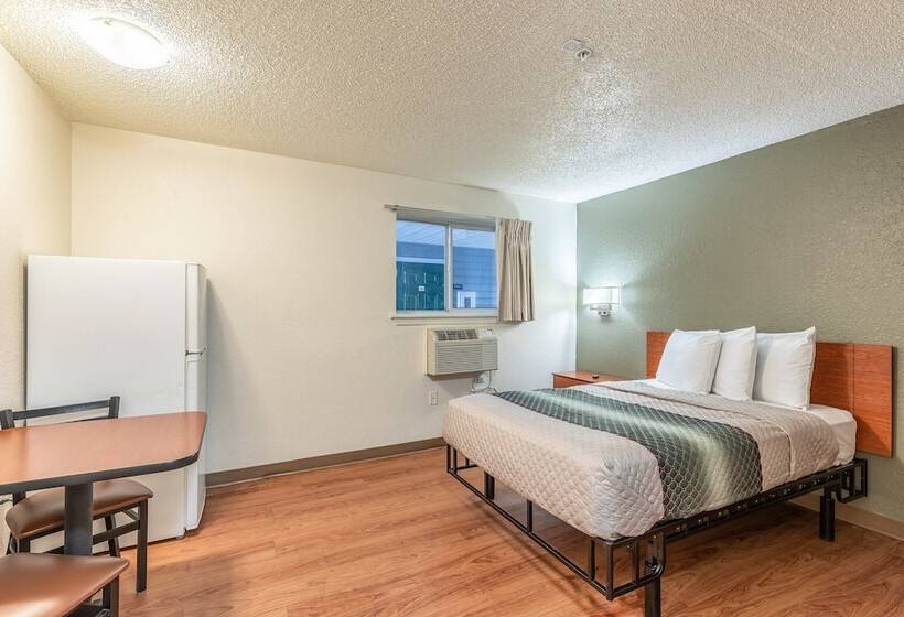 בית מלון כפרי Hometowne Studios By Red Roof Orlando   Casselberry