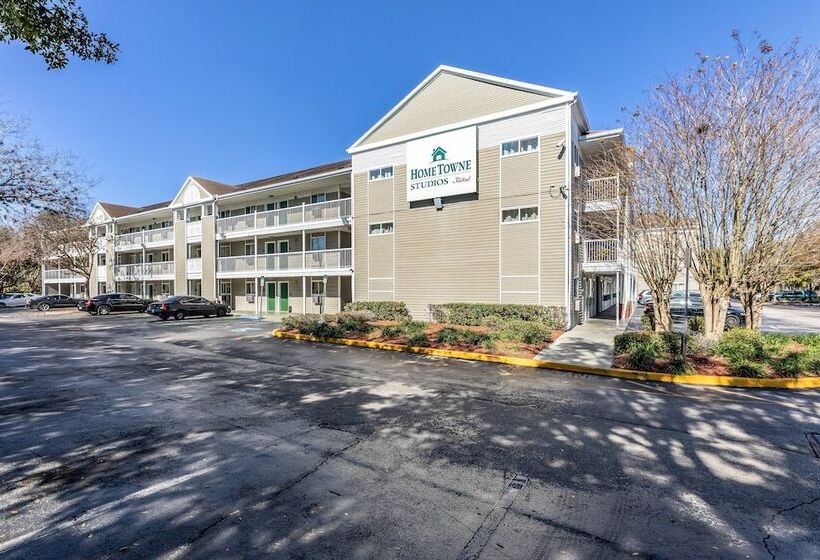 בית מלון כפרי Hometowne Studios By Red Roof Orlando Casselberry