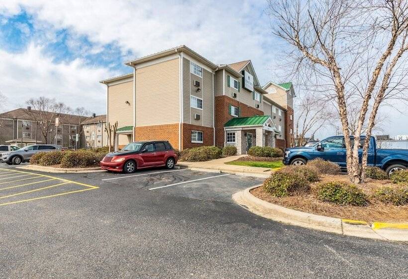 호텔 Hometowne Studios & Suites By Red Roof Charlotte  Concord