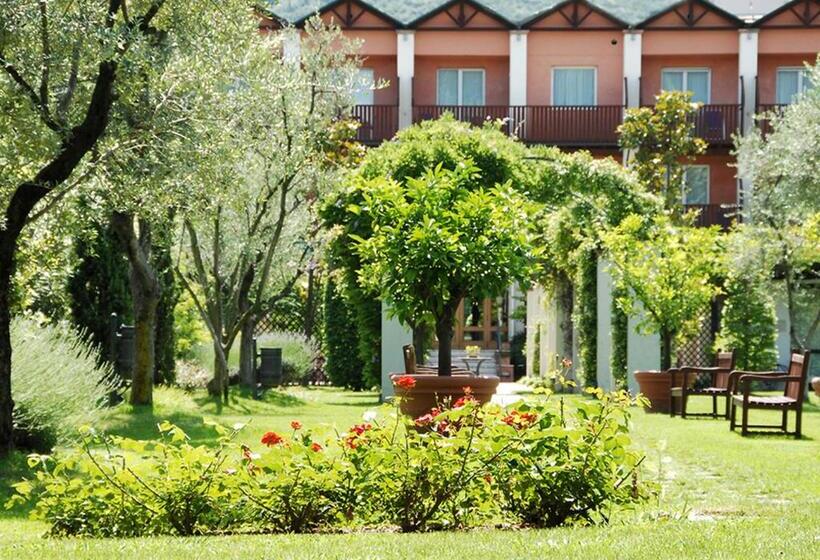 فندق Iseo Lago