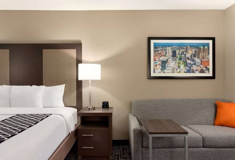 בית מלון כפרי La Quinta Inn & Suites By Wyndham St Louis Route 66