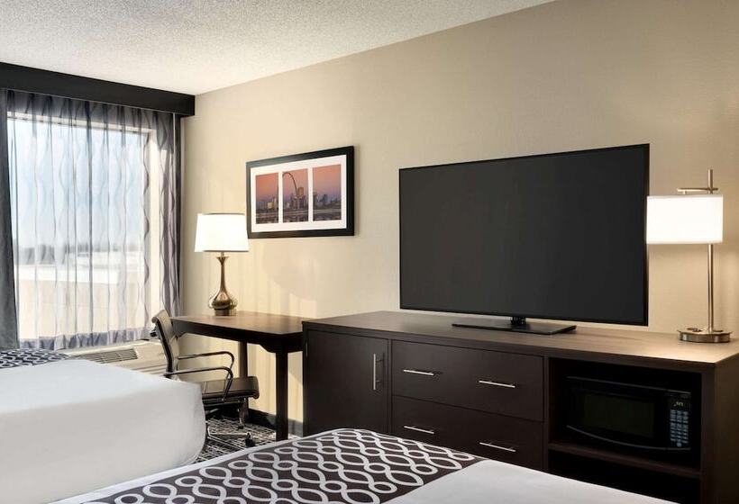 فندق La Quinta Inn & Suites By Wyndham St Louis Route 66