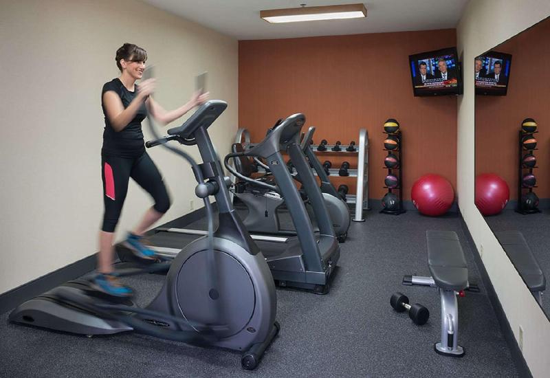 בית מלון כפרי La Quinta Inn & Suites By Wyndham St Louis Route 66
