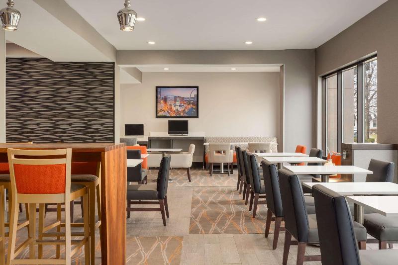 فندق La Quinta Inn & Suites By Wyndham St Louis Route 66