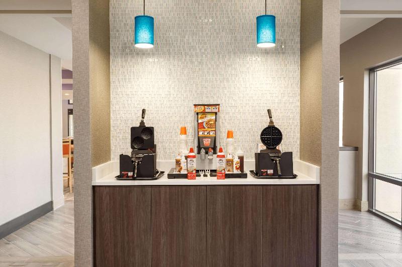 בית מלון כפרי La Quinta Inn & Suites By Wyndham St Louis Route 66