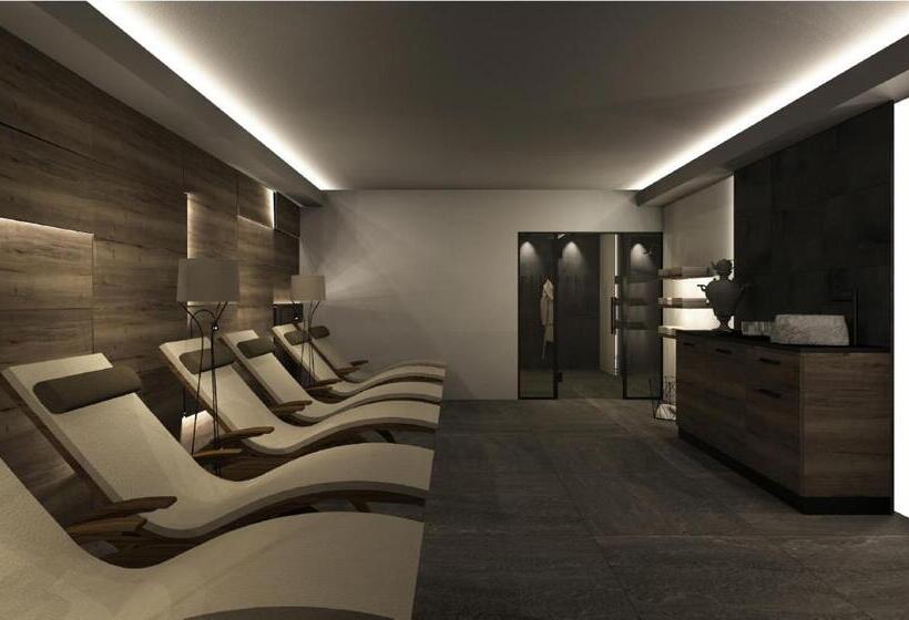 בית מלון כפרי Ladurner