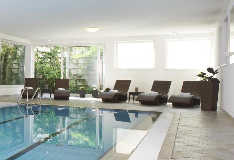 בית מלון כפרי Ladurner