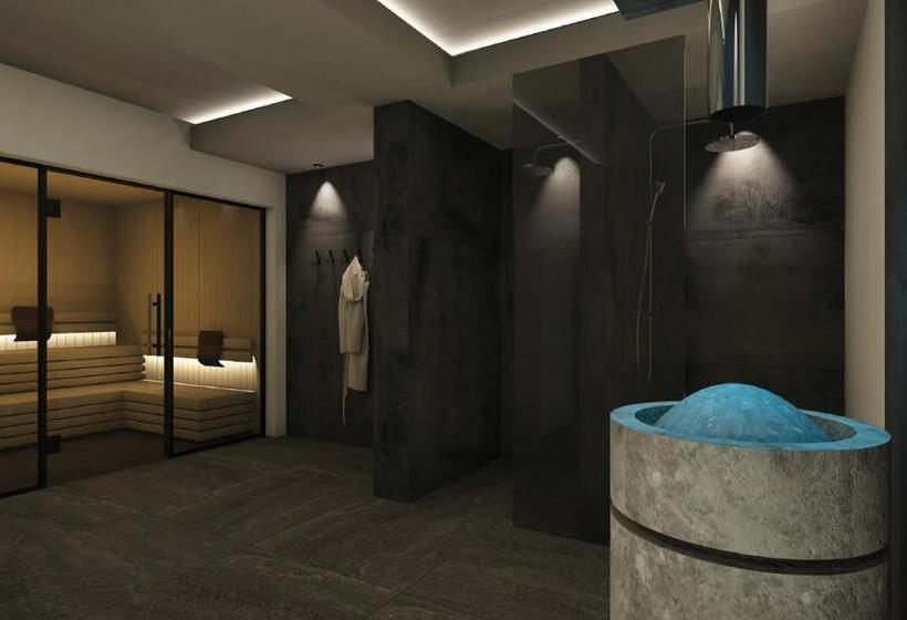 בית מלון כפרי Ladurner