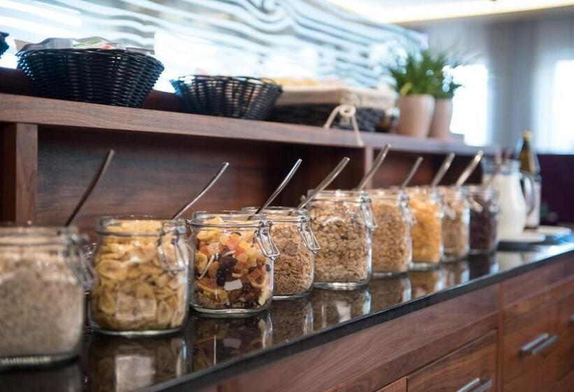 בית מלון כפרי Ladurner