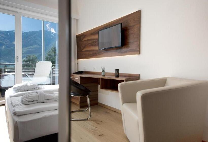 בית מלון כפרי Ladurner