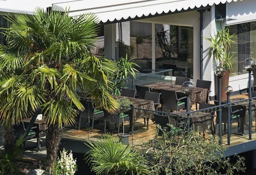 בית מלון כפרי Ladurner