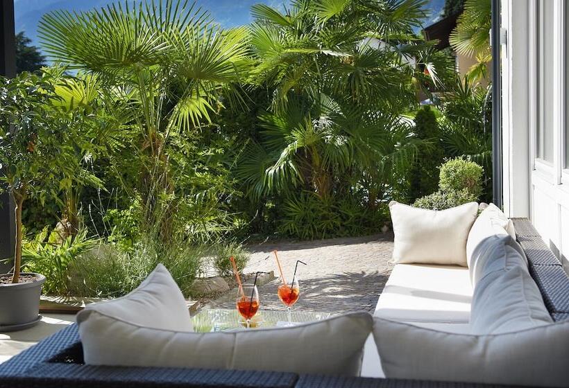 בית מלון כפרי Ladurner